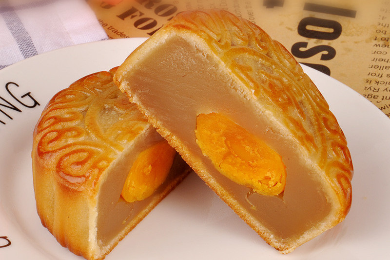 白莲蓉蛋黄月饼