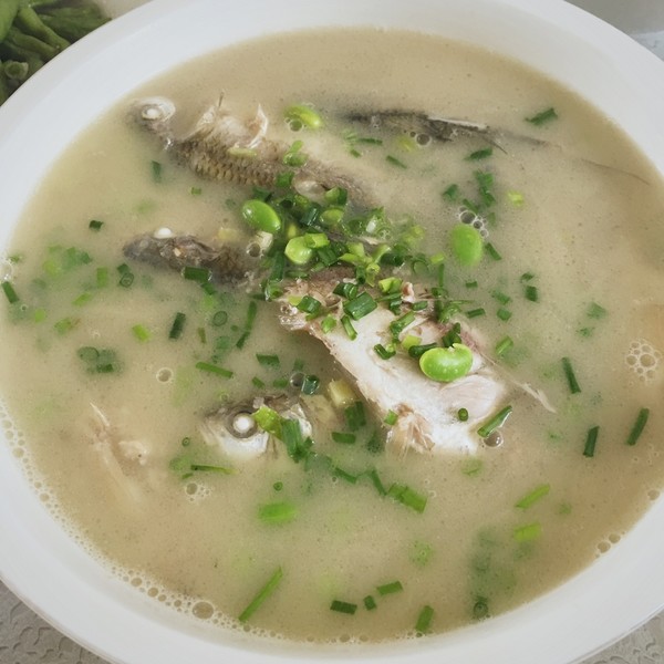 鲜美鲫鱼汤