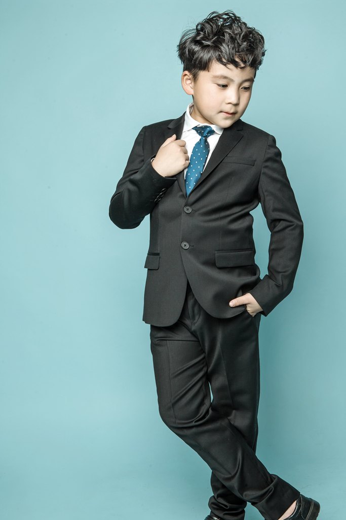  p>王泽宇,男,中国内地童星演员.爱好走秀,摄影,围棋,吉他,绘画等.