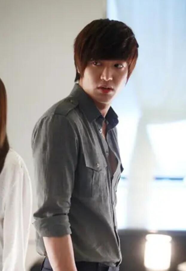 ij">李润成,男, a target="_blank" href="/item/韩国电视剧/633695"