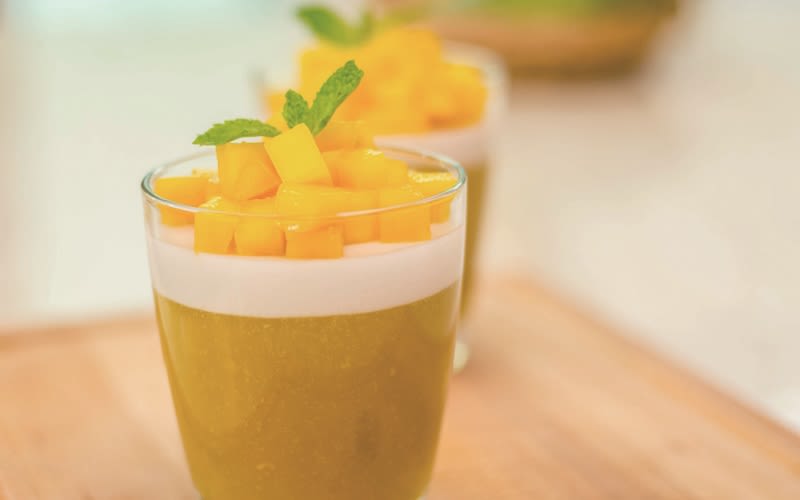  p>芒果雪泥冰是一道简单易学的冷饮甜品,口味清爽酸甜. /p>