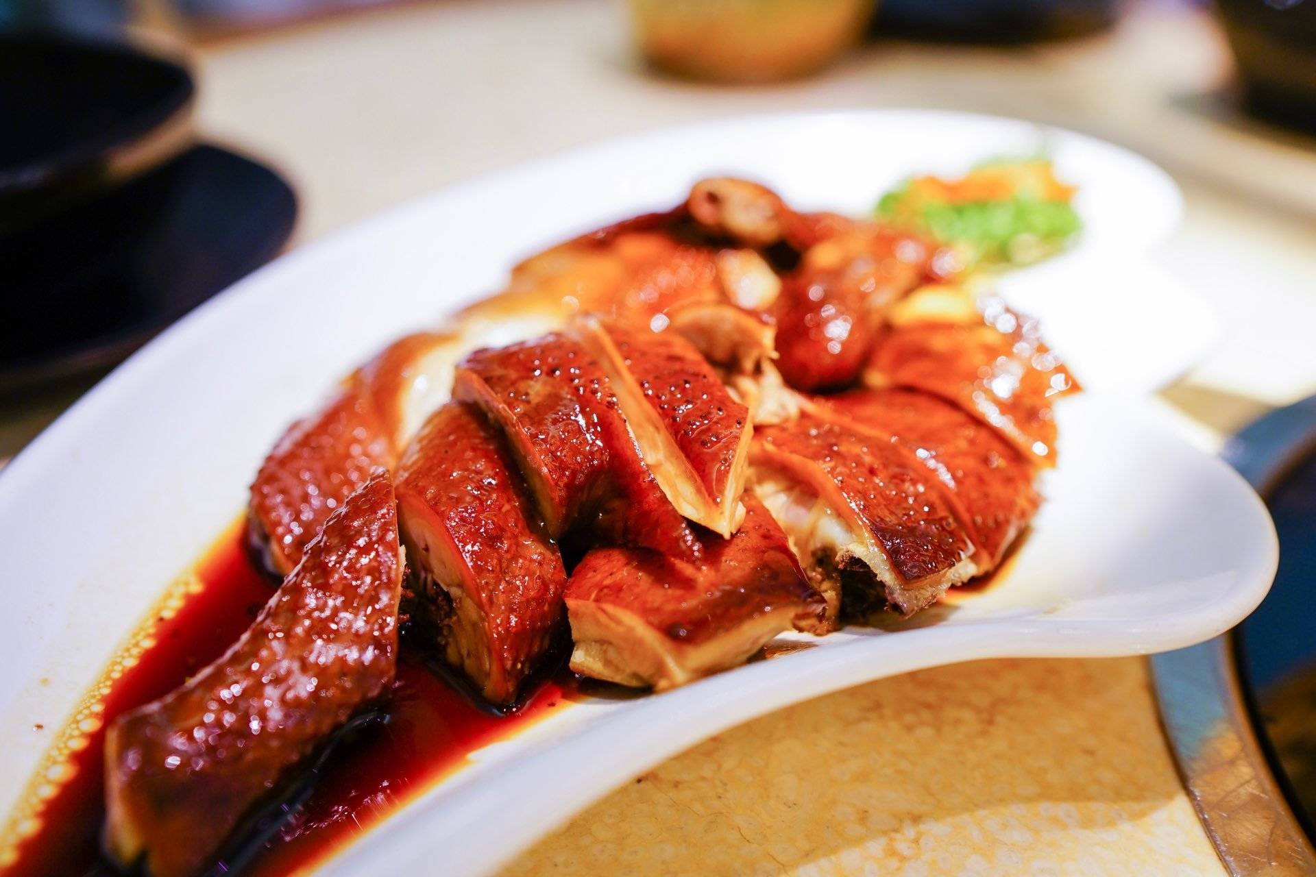 一道属于八大菜系——粤菜中有名的菜,许多广东人最爱吃的一道菜之一