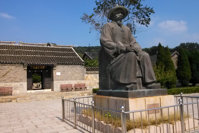 北洋水师提督丁汝昌以身殉国，清廷却认定其罪责重大，他冤吗？_百科TA说