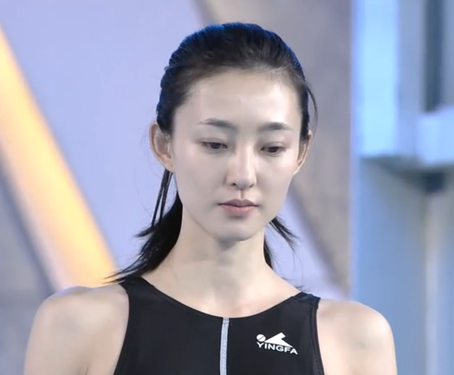  p>《星跳水立方》是江苏卫视2013年推出的季播类节目,中国首档演艺