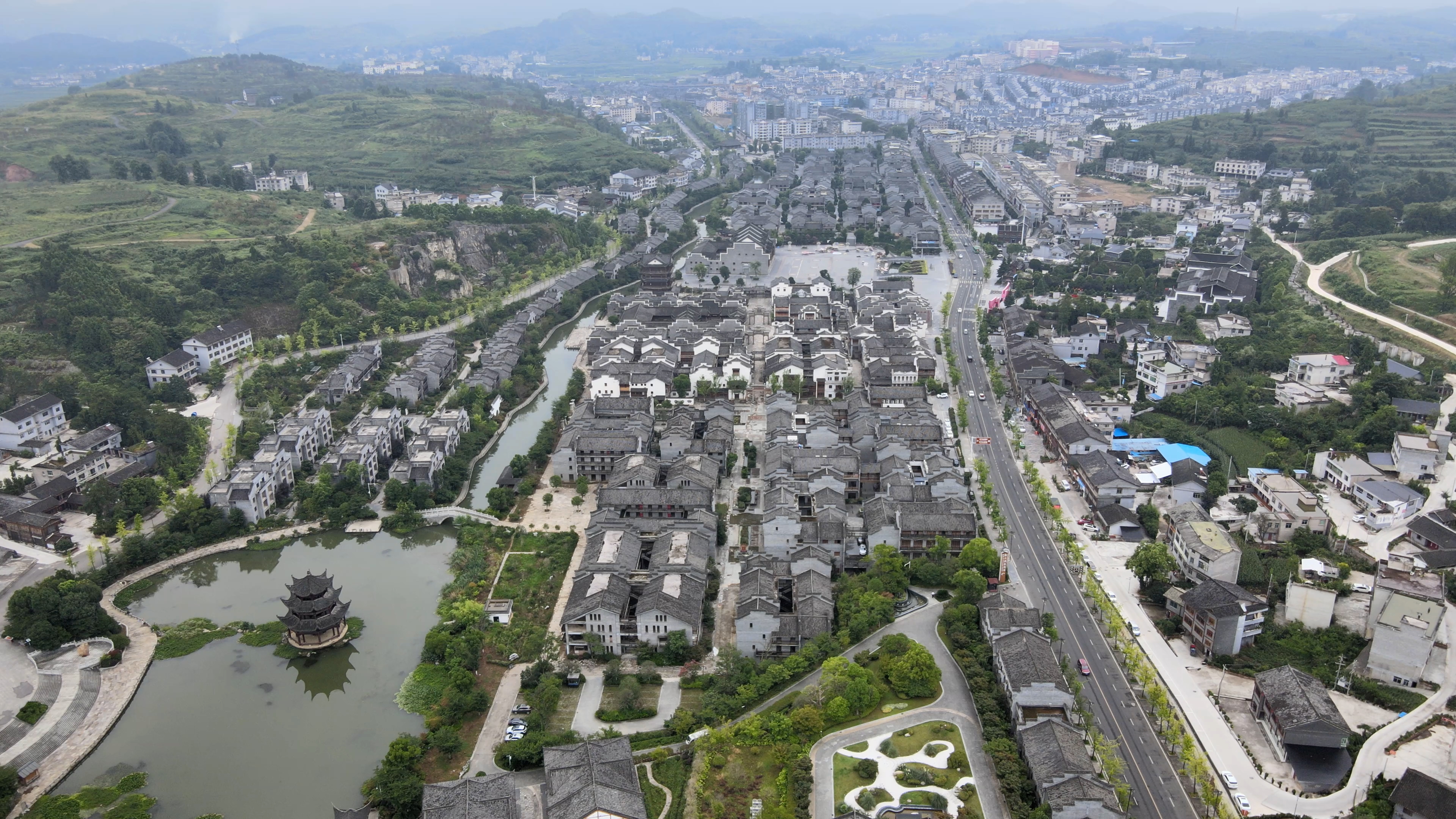 瓮安县草塘千年古邑旅游区