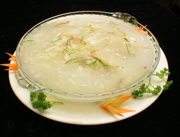  p>【菜 名】 鱼羹【主 料】 鳜鱼1条(约重60