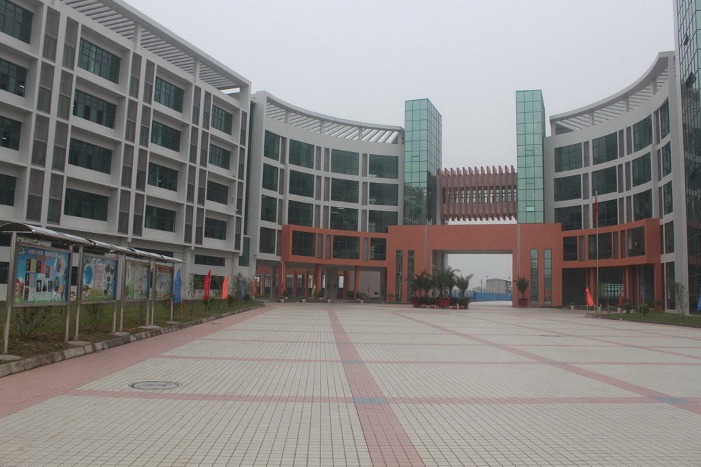 佛山市高明区沧江中学