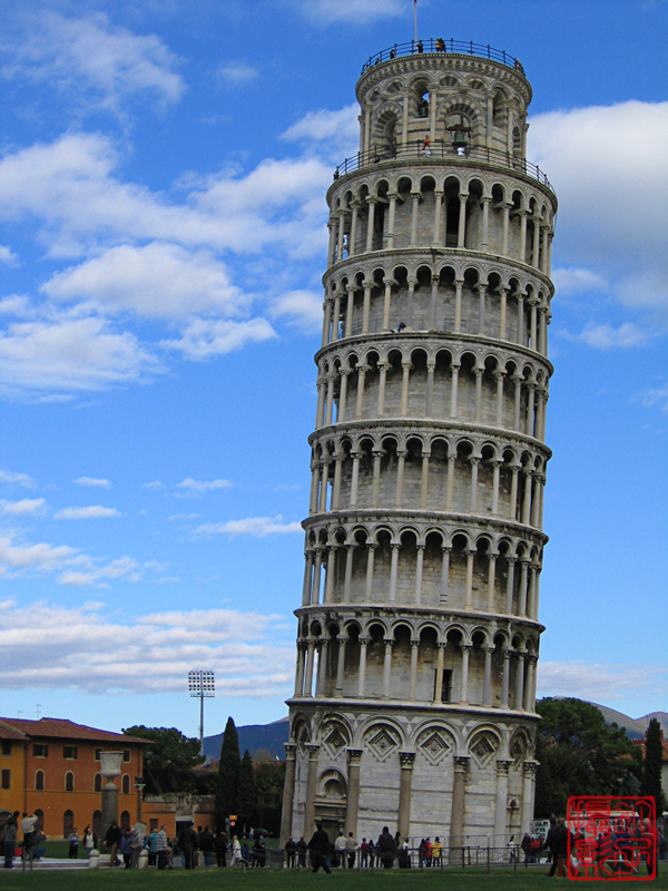 torre pendente di pisa或torre di pisa,英语:leaning tower of pisa