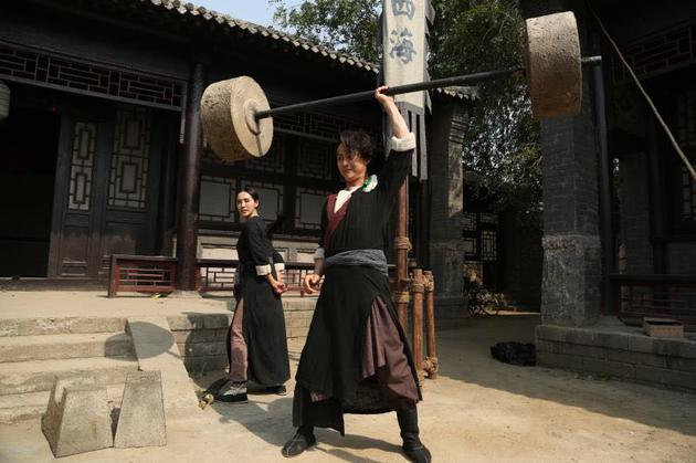  p>《功夫机器侠之北腿乱云飞》是由电影卫星频道节目中心与 a href="