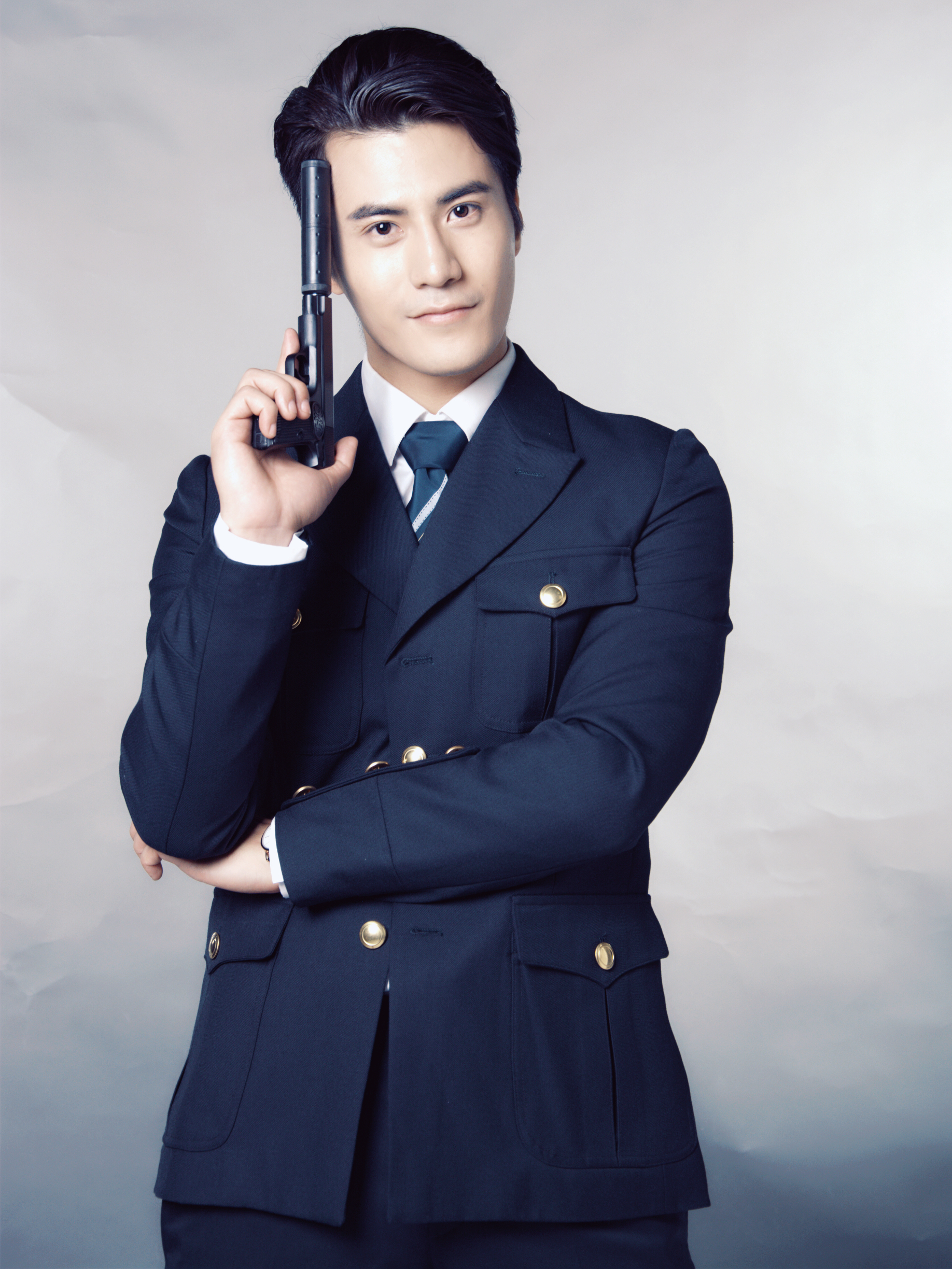 ="go1z1l60sy">李晨浩,1988年10月18日出生于重庆荣昌,中国内地男演员