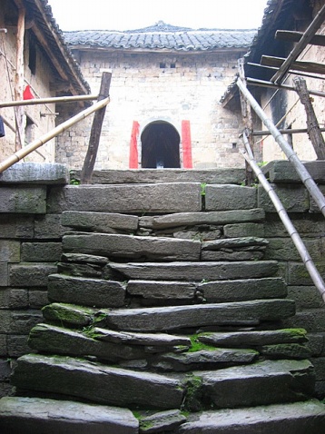  p>湖北十堰武当清微宫在妙华岩东,离太和宫约1.5公里.