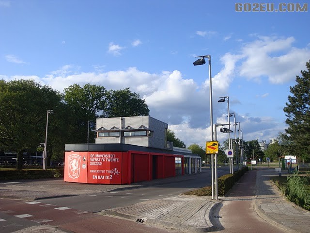  p>特文特大学(英文:university of twente;荷兰语:universiteit