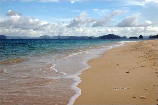  p> b>巴布延海峡 /b>:是菲北海峡群里最重要的一条水道,位于 a