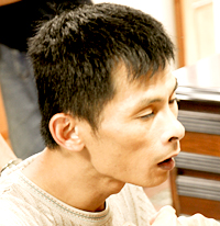 不料命运作弄人,儿子阿辉打一生下来,就是个智能不足的智障儿,然而国