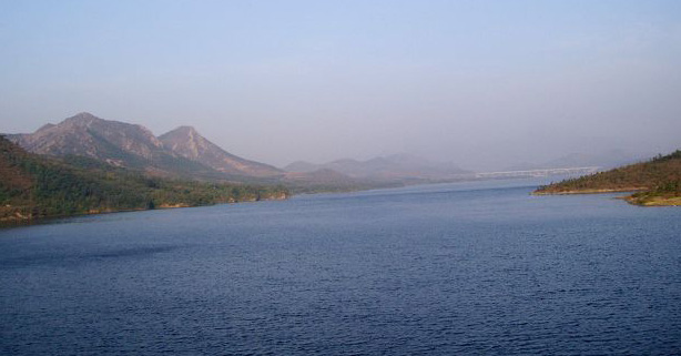  p data-id="gnatpsgkwr">长春湖,原名庵里水库,位于栖霞市北郊,水域