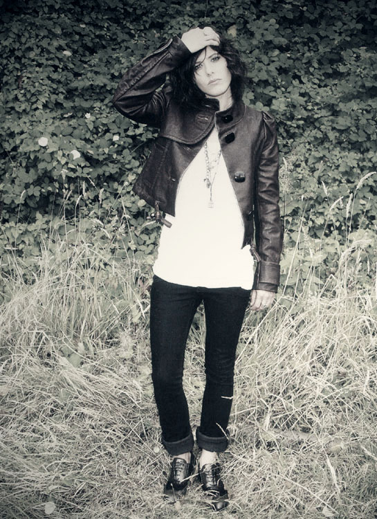  p>《拉字至上》(the l word)是美国showtime电视台于2004年1月18日