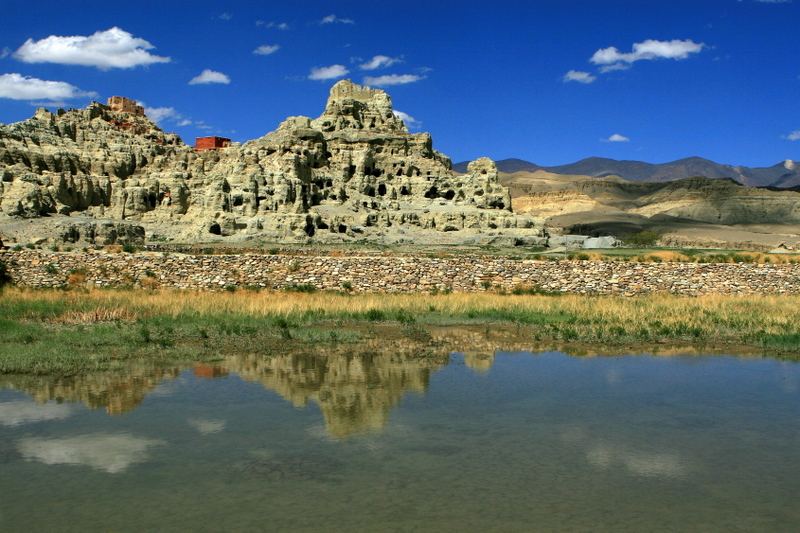  p>东嘎皮央是一处石窟壁画遗址,位于西藏自治区阿里地区札达县(托林