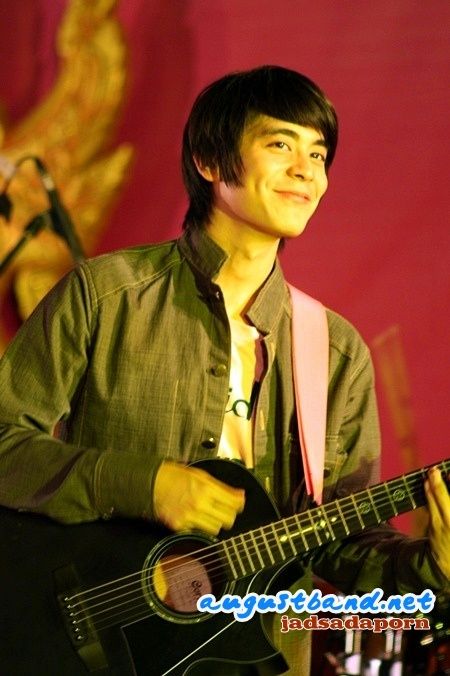  p>non,男,1990年5月13日出生, a target="_blank" href="/item/泰国