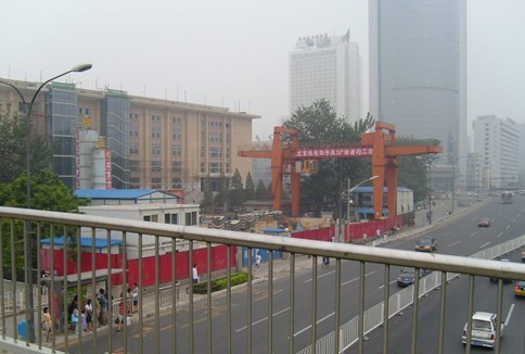 麻峪社区成立于2001年底,地处 a target="_blank" href="/item/石景山