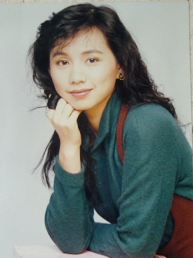 1966年3月18日出生于台湾省台南市六甲区,中国台湾流行音乐女歌手