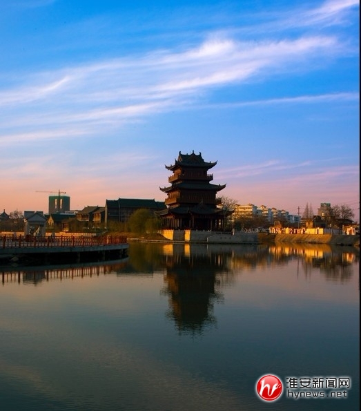  p>《中洲岛》是是位于淮安城区一块介于里运河和越河之间的长三角形