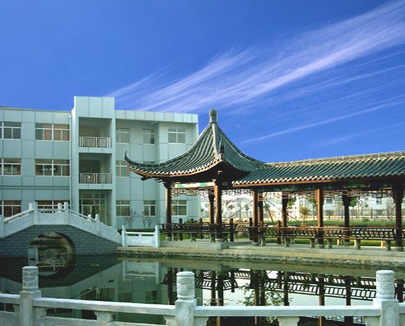 江苏句容高级中学