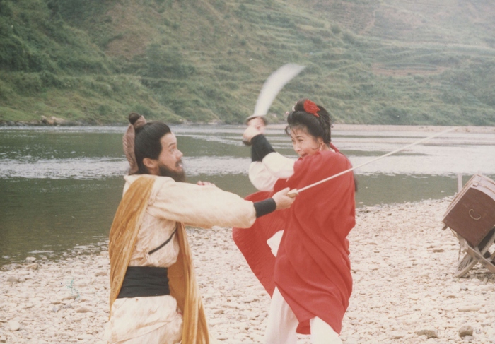  p>《独行客》是徐伟杰执导的电影, a target="_blank" href="/item