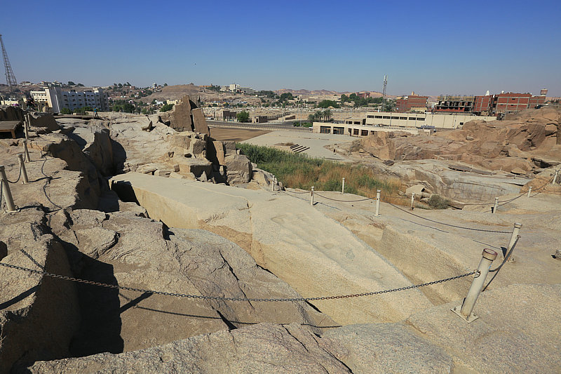 ="gn5knl0z95">距阿斯旺市区仅两公里的地方有一个古埃及的采石场遗址