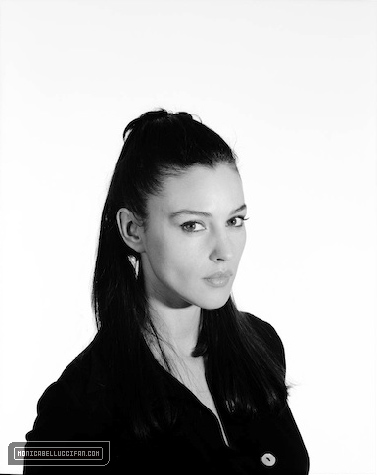  p>莫妮卡·贝鲁奇 i>(monica bellucci) /i>,1964年9月30日出生于