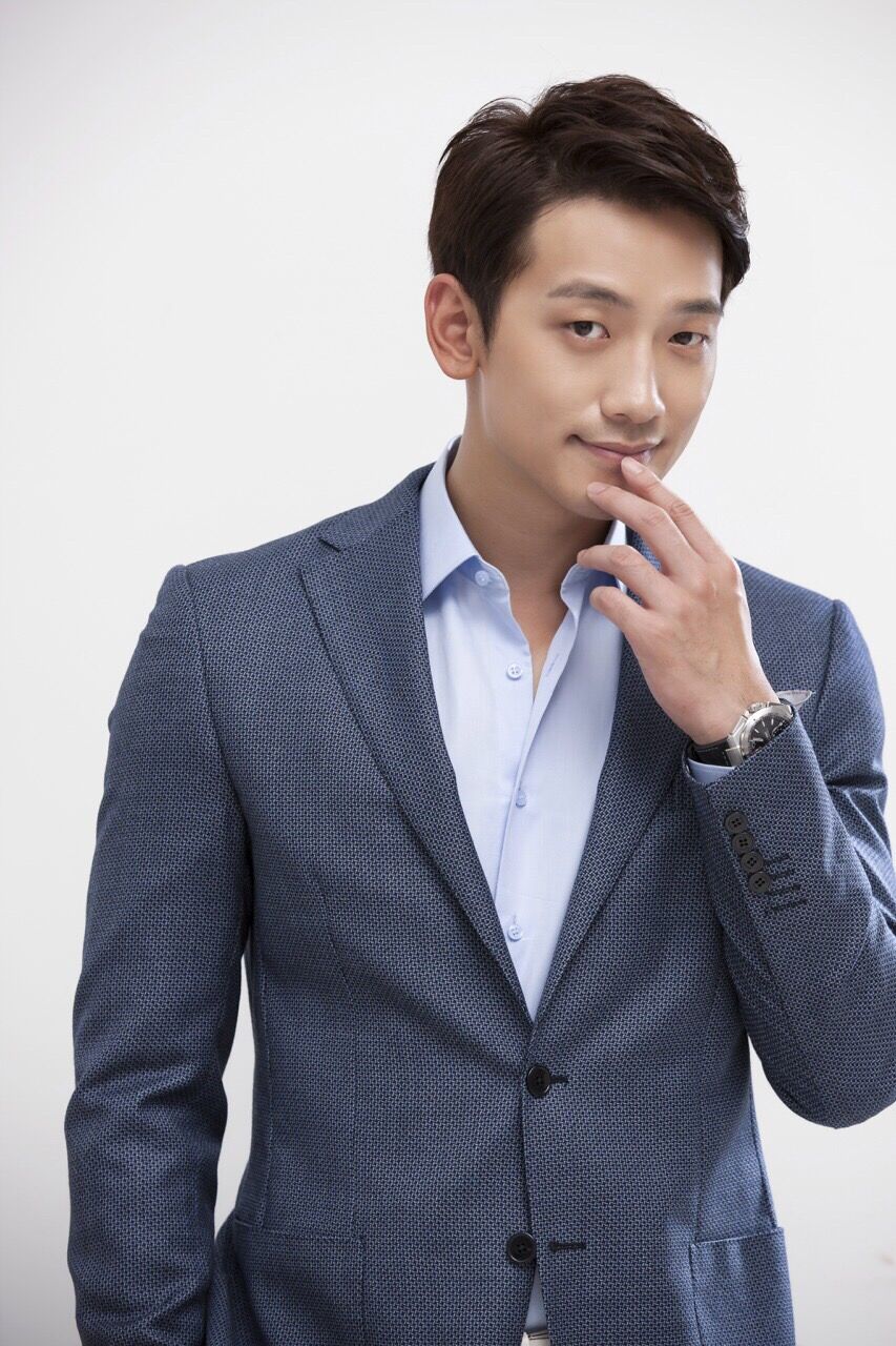  p>郑智薰(rain),1982年6月25日出生于韩国首尔,韩国流行男歌手,演员