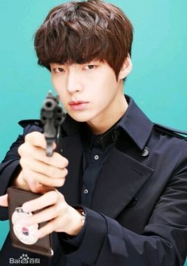 强力3组 – 朴泰日头像