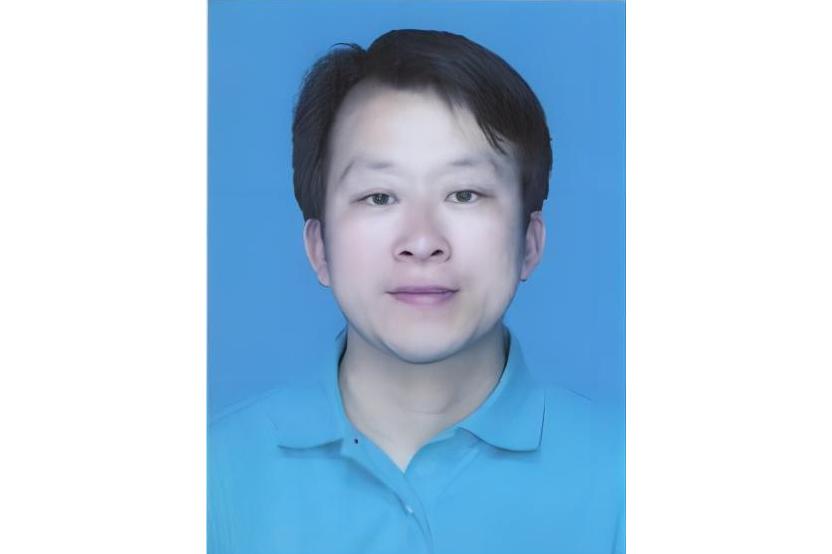 籍贯,出生地安徽鸠江,大学学历,中共党员,曾任历阳镇党委副书记,二级