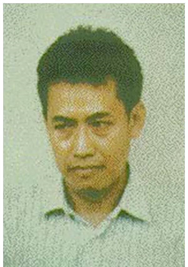 中国来到缅甸东北定居,他高中毕业后被"毒品大王"坤沙的部队征去当兵