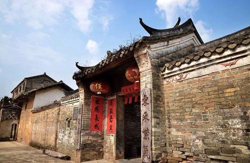 建筑群位于 a target="_blank" href="/item/广西壮族自治区/163178"