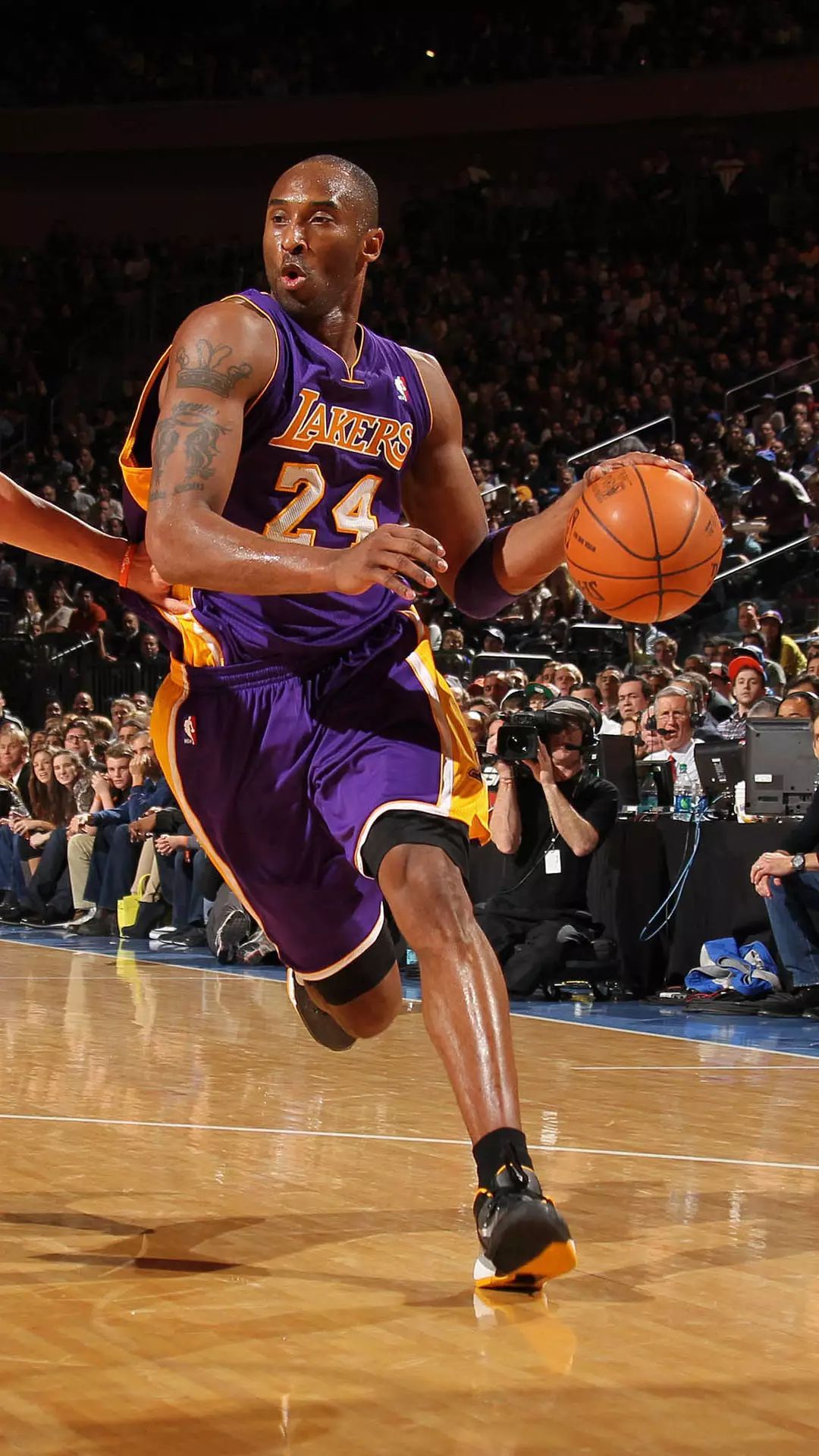  p>洛杉矶湖人队(los angeles lakers),是一家位于美国加利福尼亚州 a