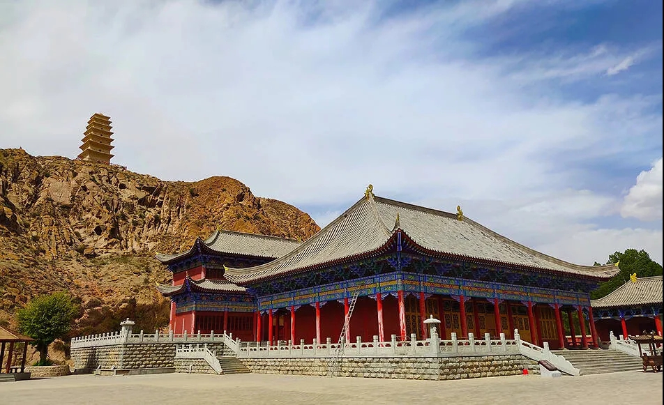  p>圣容寺塔,又称为"舍利塔",位于甘肃省金昌市 a target="_blank"