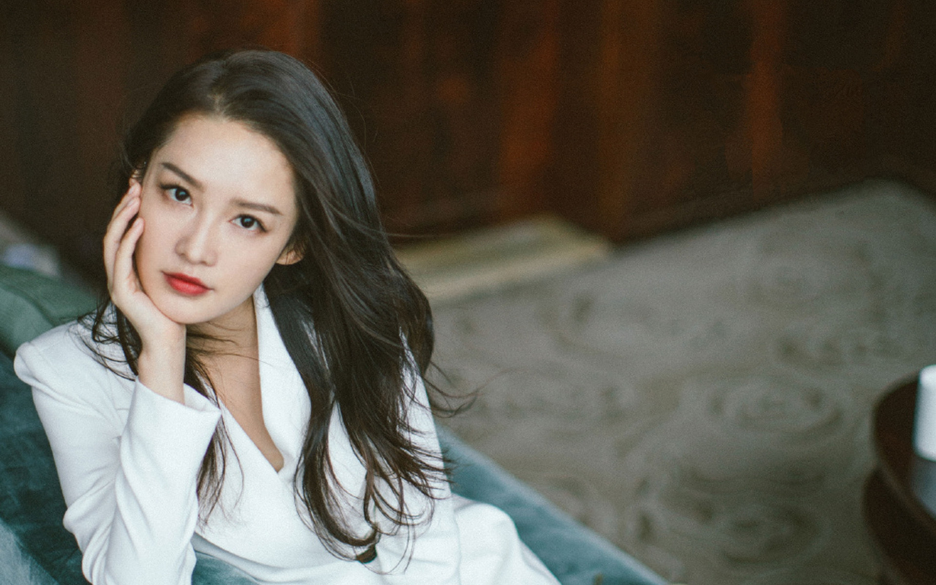  p>李沁,1990年9月27日出生于江苏省苏州市昆山市巴城镇,中国内地影视