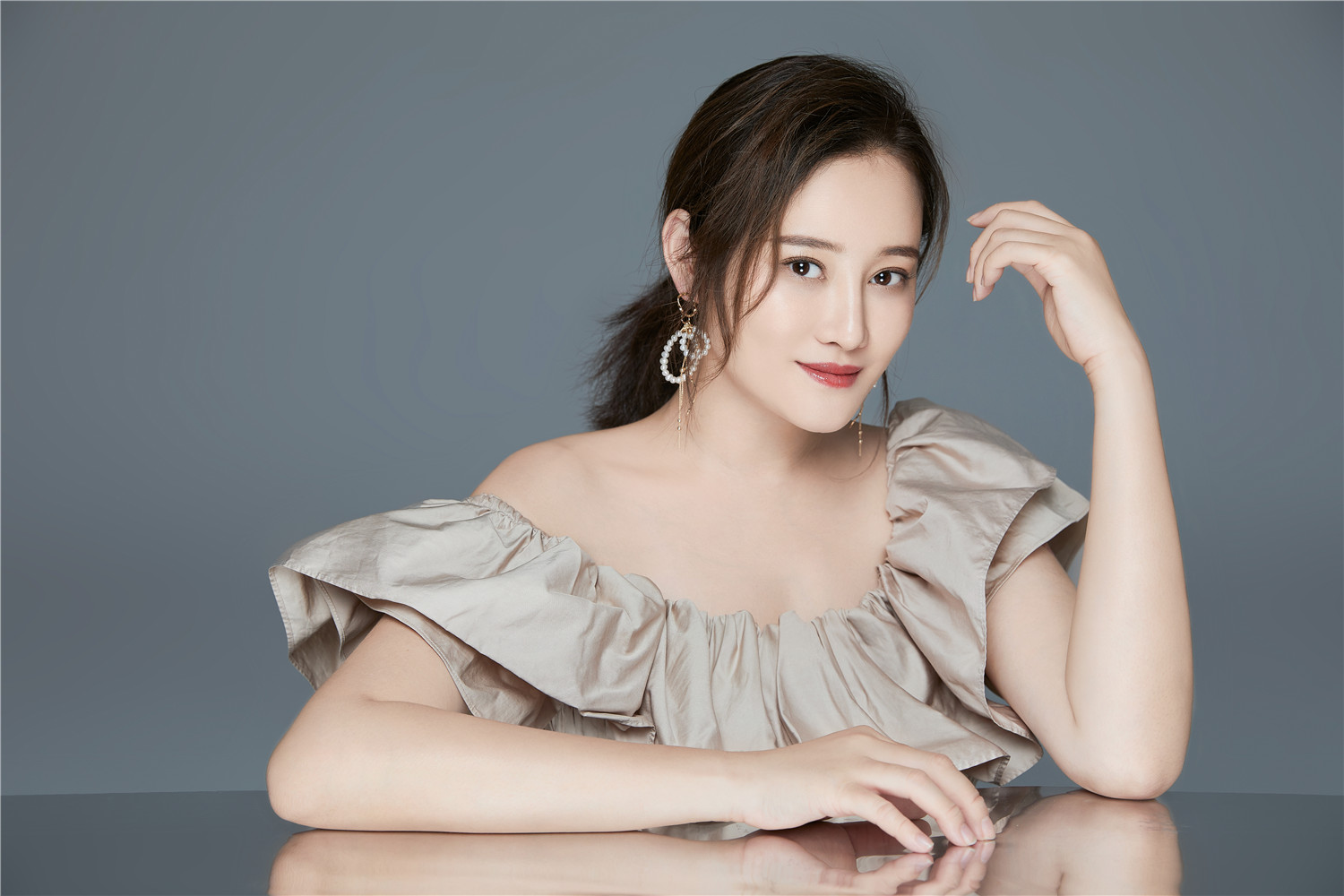  p data-id="gnwiyl6frt">牛丽燕 ,出生于天津市,中国内地女演员.