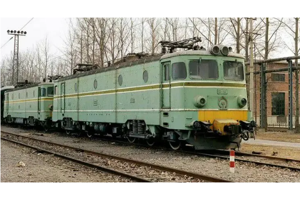  p> b>6g1型电力机车 /b>是 a target="_blank" href="/item/中国铁路
