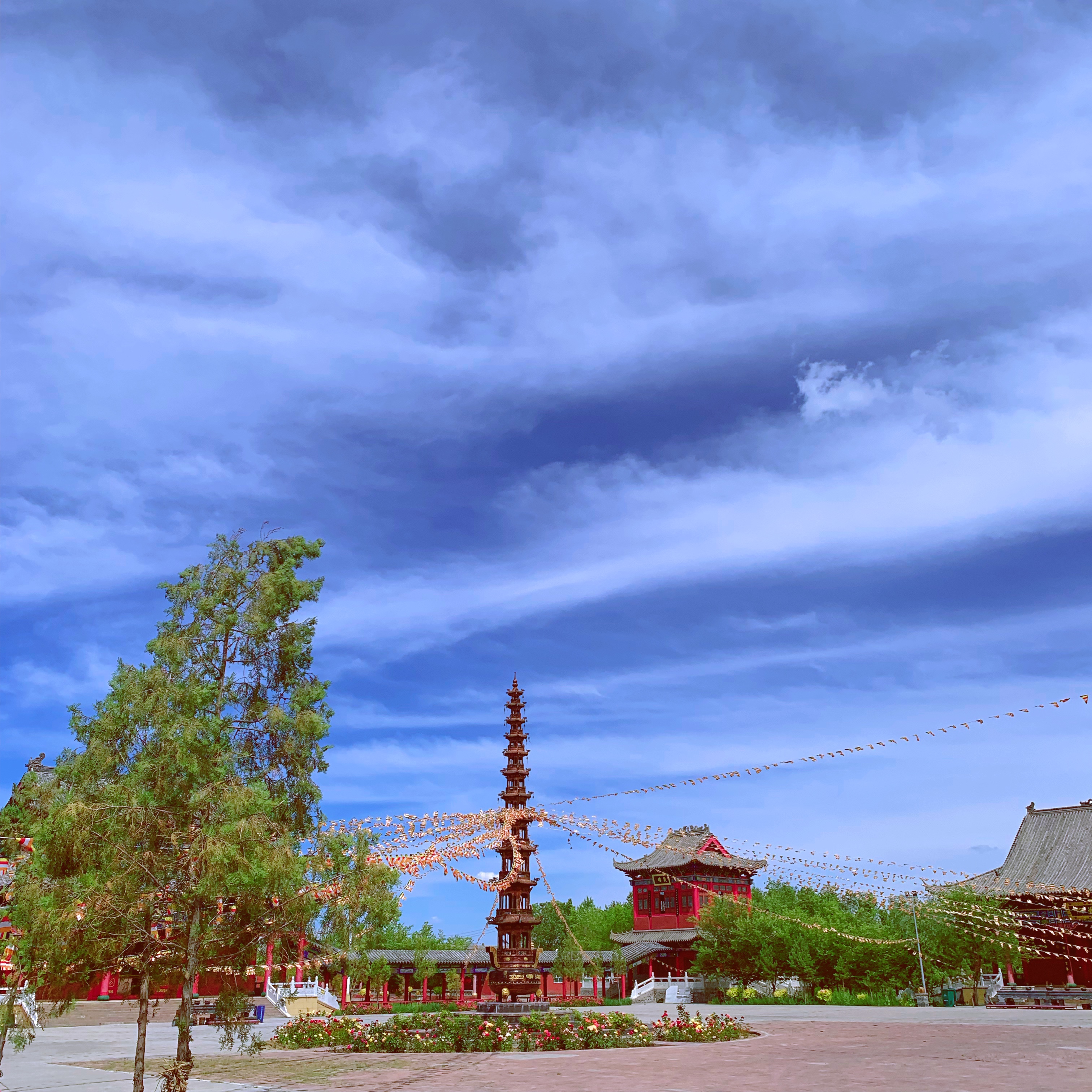 新疆大佛禅寺位于昌吉州<a target="