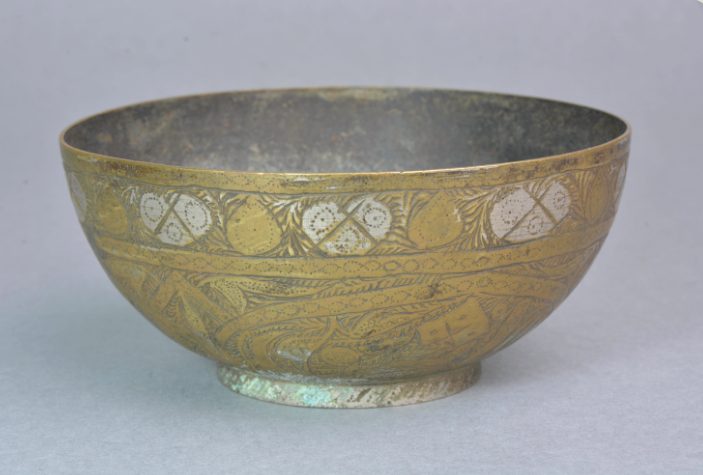  p data-id="t0s8jgqzw6ya">唐錾刻石榴莲纹铜碗是唐代时期的文物,现