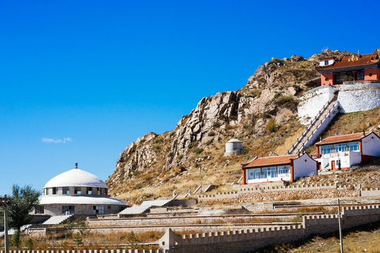  p data-id="gn3g88xd53">阿贵庙旅游区是乌兰察布市察哈尔右翼后旗