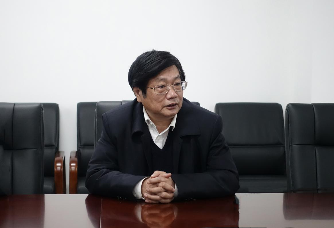 汉族,1965年8月出生,湖南省 a target="_blank" href="/item/桃江县