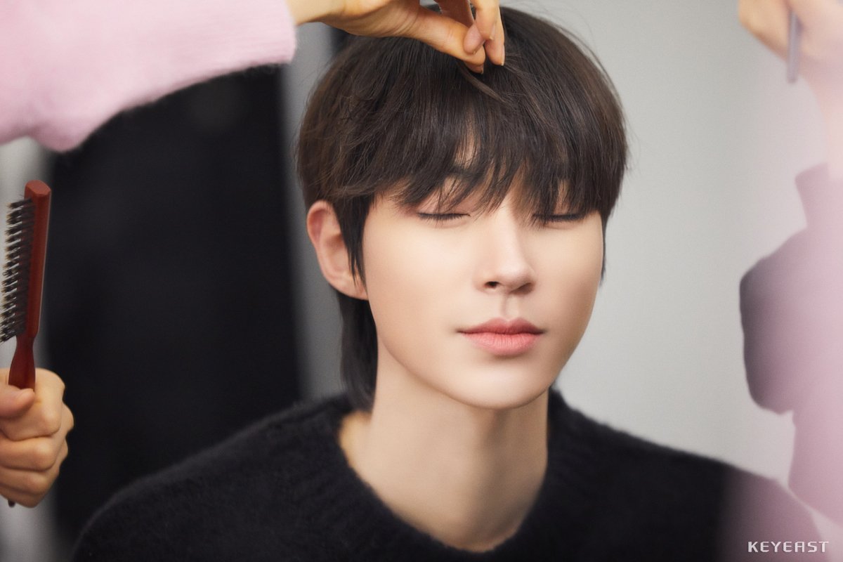  p data-id="gnwr6b7aqo">黄寅烨,1991年1月19