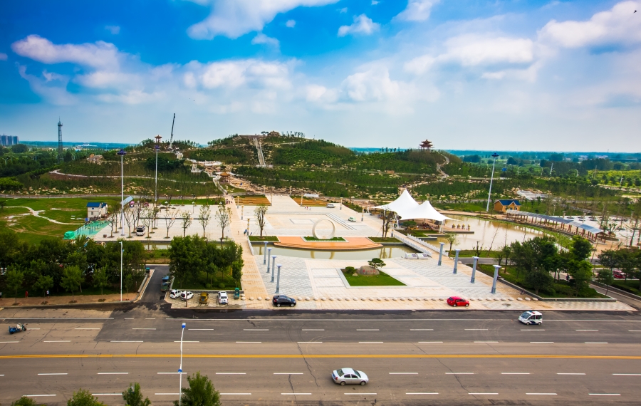 pr">金山公园,位于 a target="_blank" href="/item/金乡县/2446882"