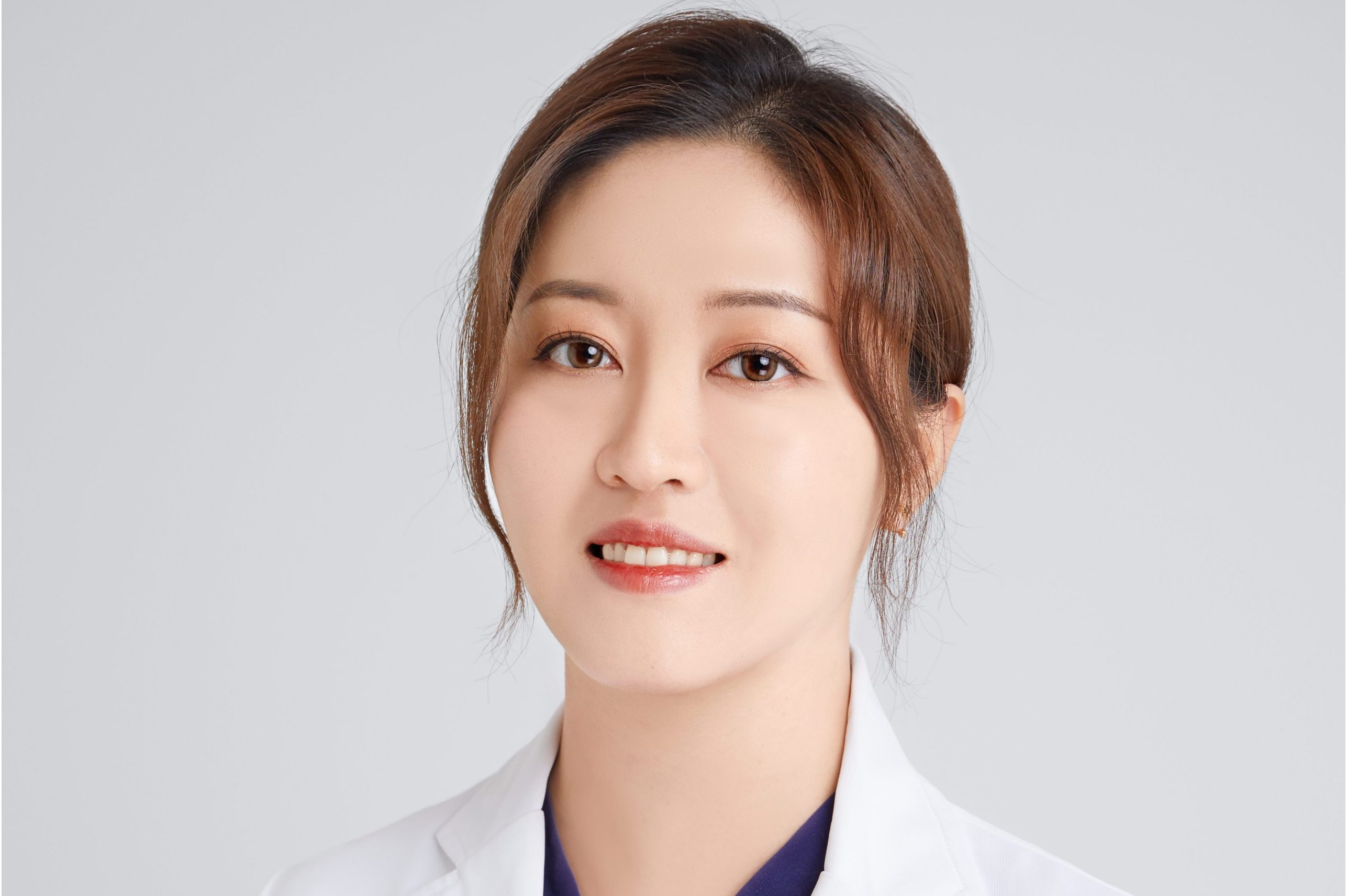 张诗若,女,上海爱尚丽格医疗美容门诊整形美容外科,执业医师.