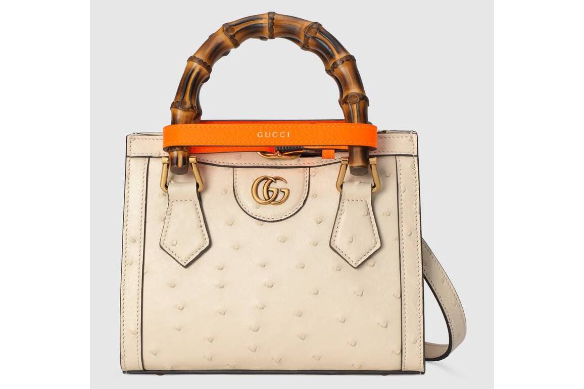  p>gucci diana竹节迷你鸵鸟皮托特包是古驰品牌旗下的一款产品. /p>
