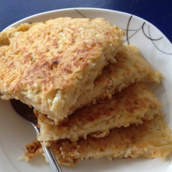 ">方便面煎蛋饼是一道由 a target="_blank" href="/item/鸡蛋/6405"