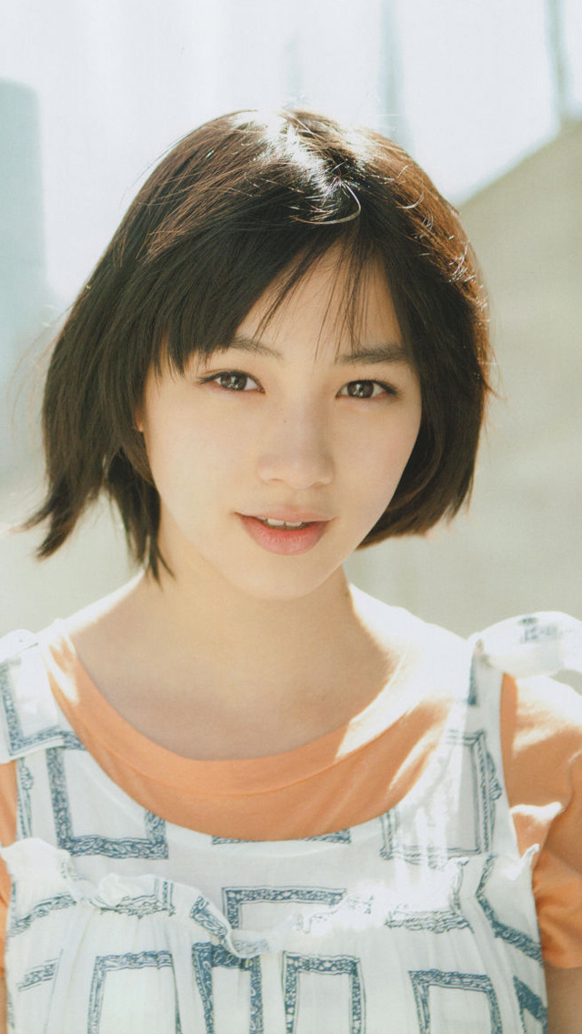  p>能年玲奈,1993年7月13日出生于日本兵库县,演员,模特.