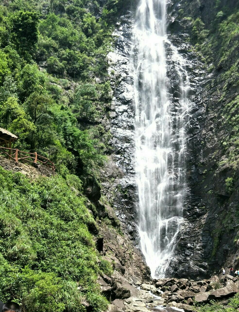 千家峒大泊水瀑布